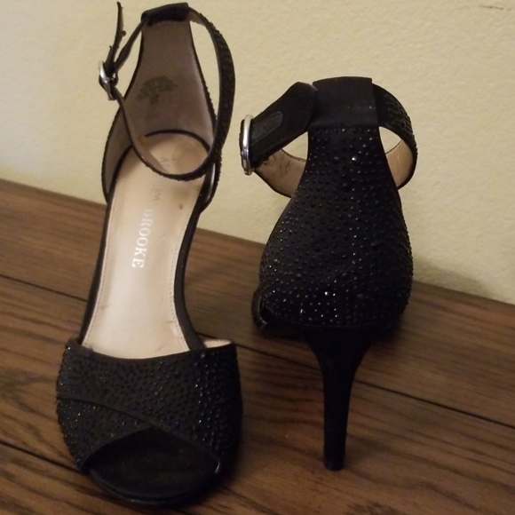 Shoes - Picture 3 of 5